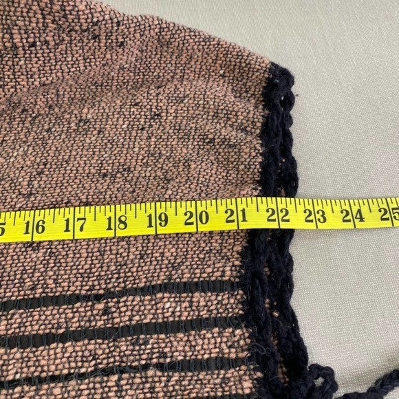 Frog Hollow Creates Handwoven Sweater - Picture 11 of 12
